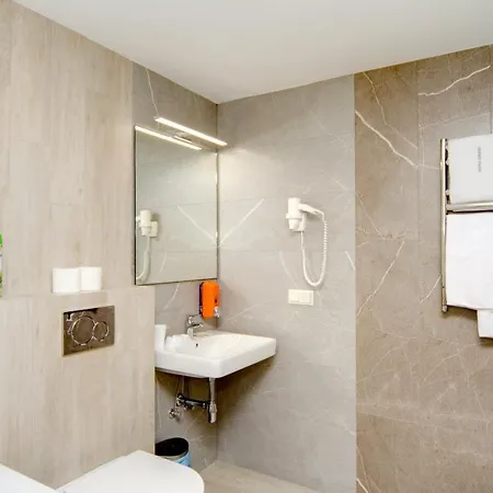 Arena Apartments Kyiv Exterior photo